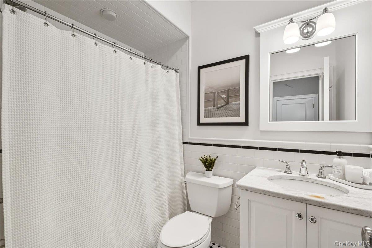 96 Brookby Road, Scarsdale, NY 10583