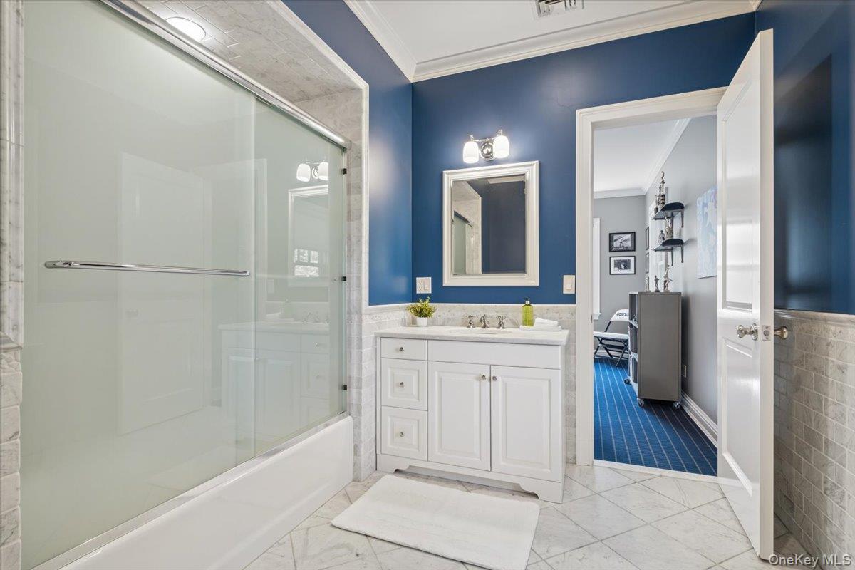 96 Brookby Road, Scarsdale, NY 10583