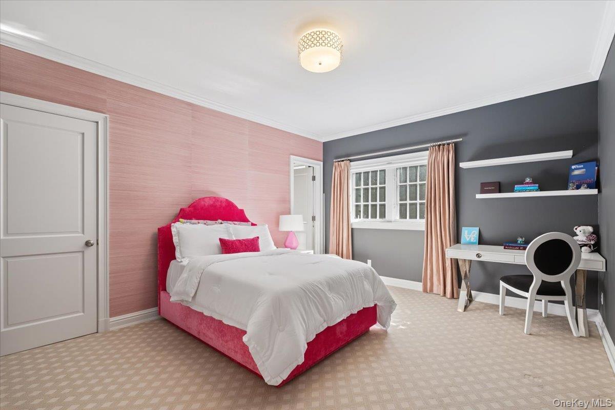 96 Brookby Road, Scarsdale, NY 10583