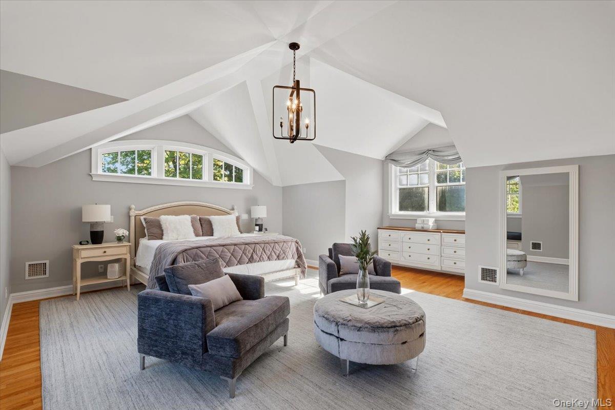 96 Brookby Road, Scarsdale, NY 10583