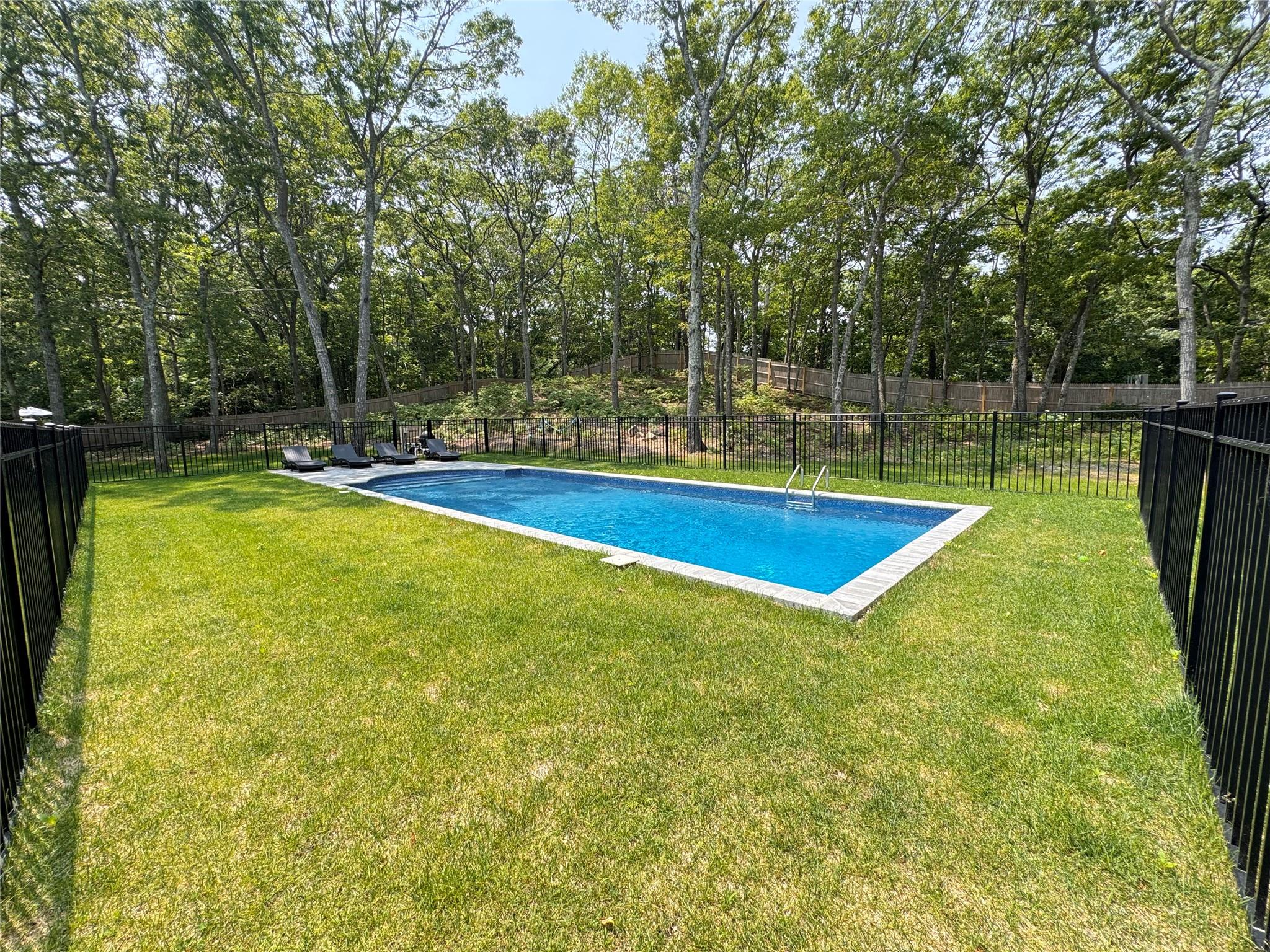 3 Debbie Trail, Hampton Bays, NY 11946