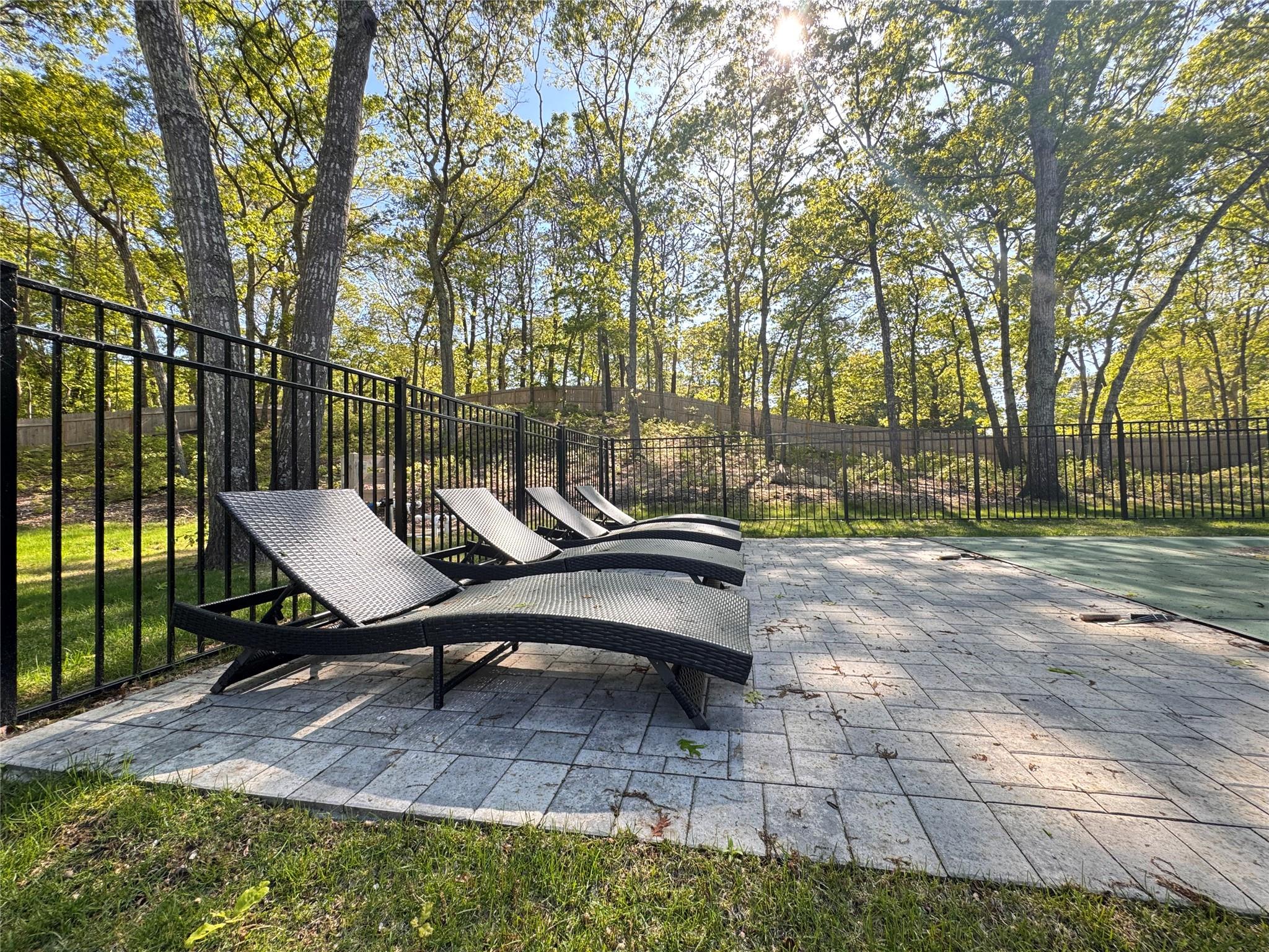 3 Debbie Trail, Hampton Bays, NY 11946