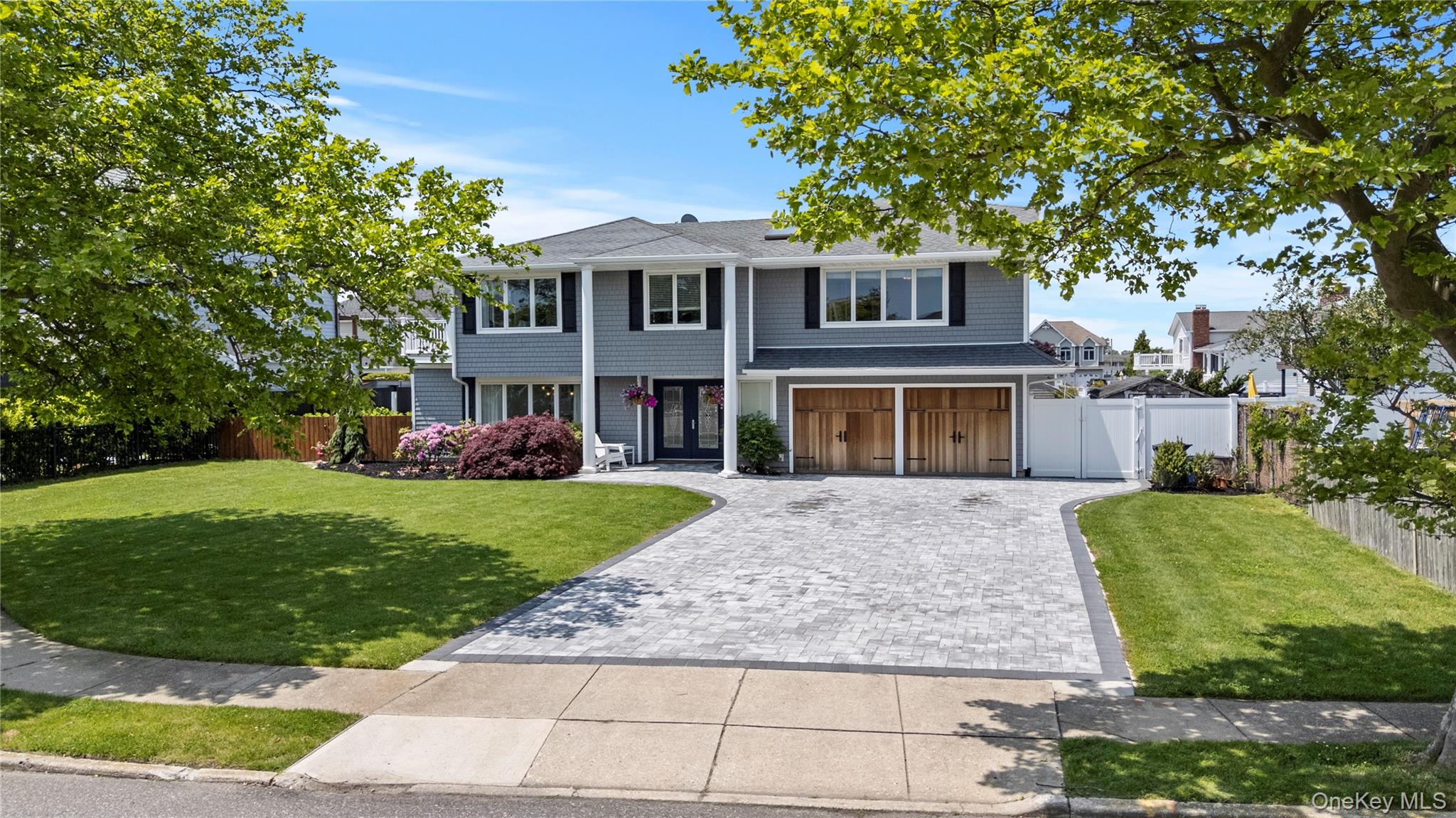 22 Viking Drive, West Islip, NY 11795