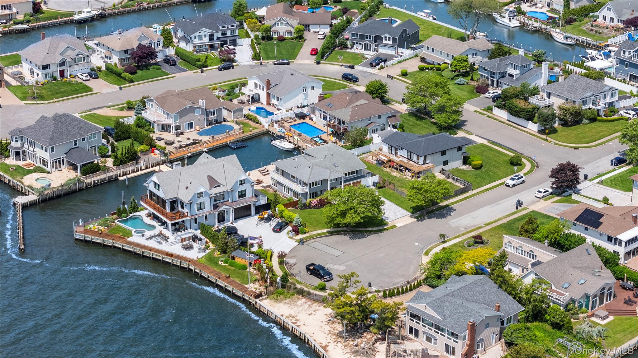 22 Viking Drive, West Islip, NY 11795