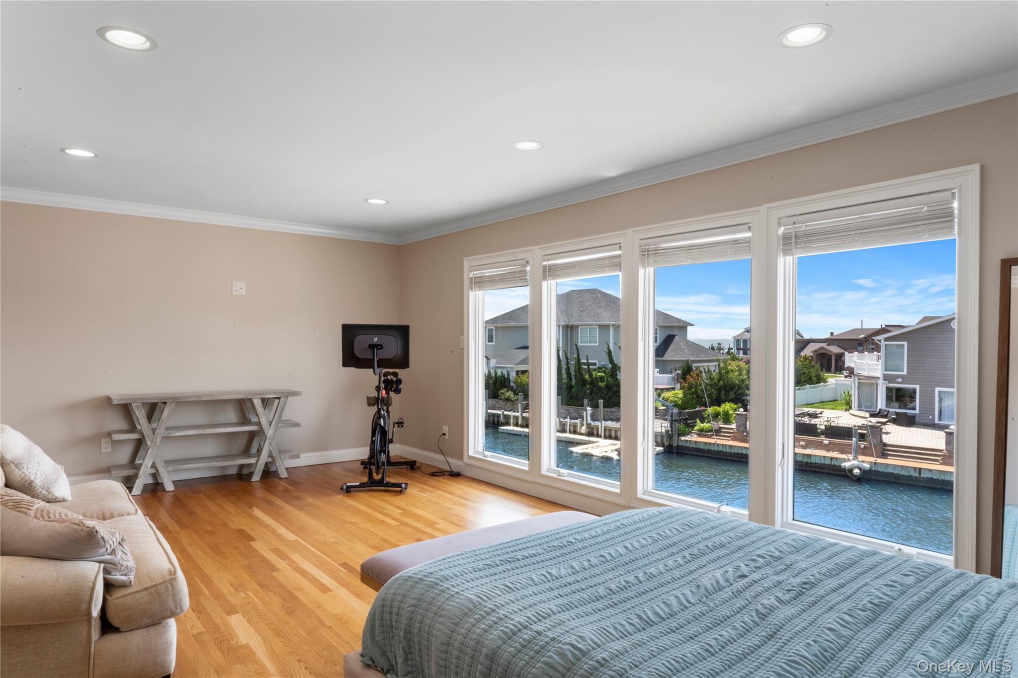 22 Viking Drive, West Islip, NY 11795