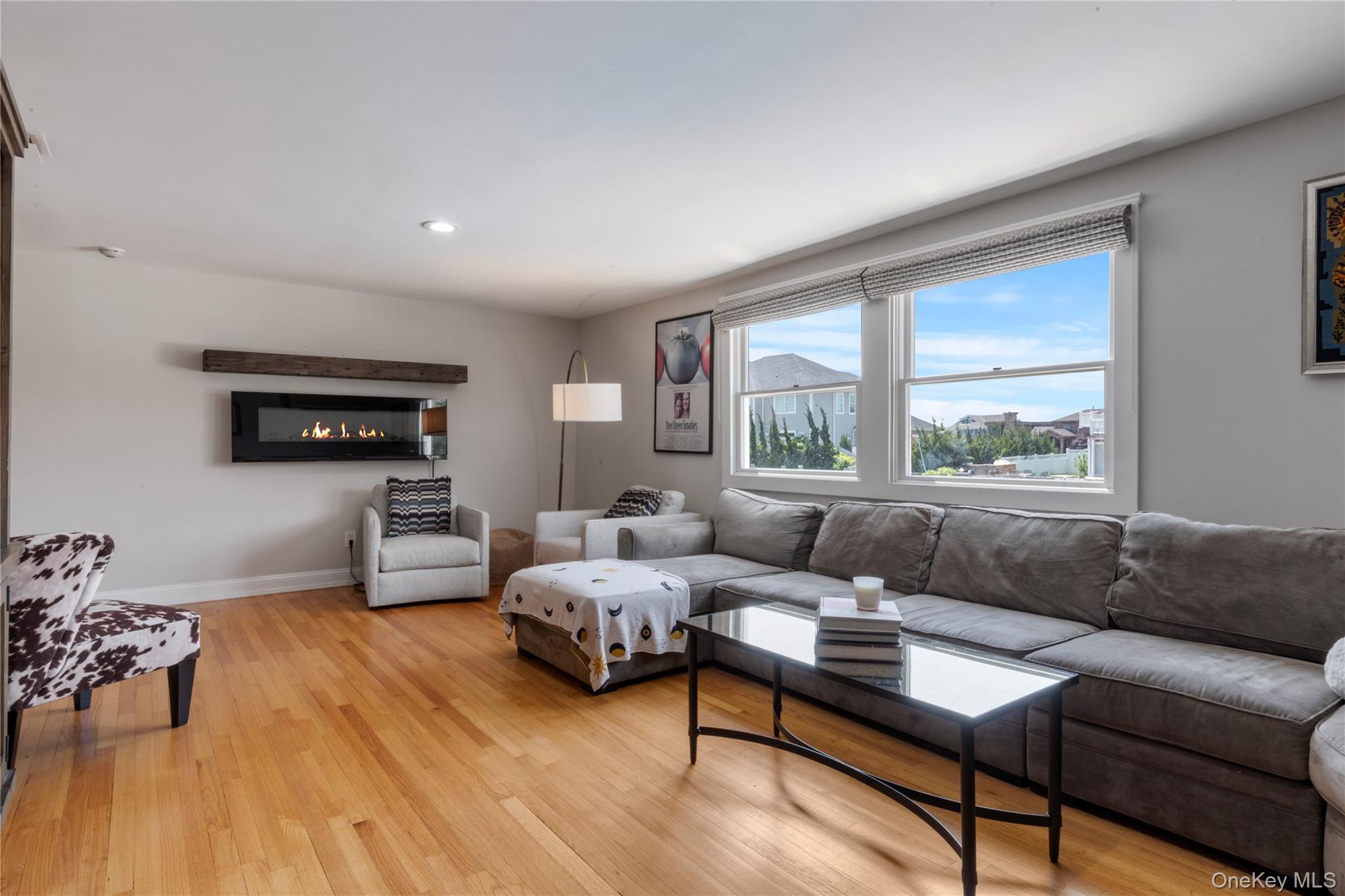 22 Viking Drive, West Islip, NY 11795