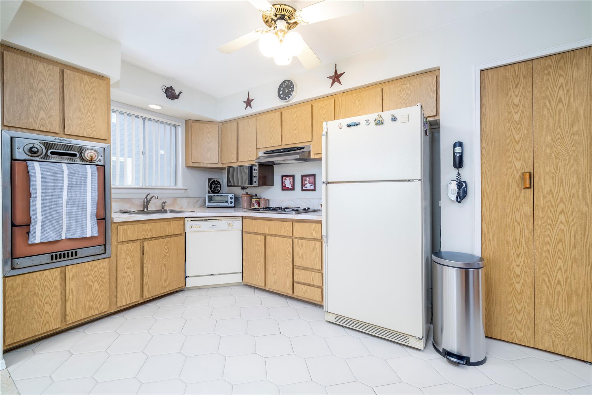 465 Nassau Avenue, Freeport, NY 11520