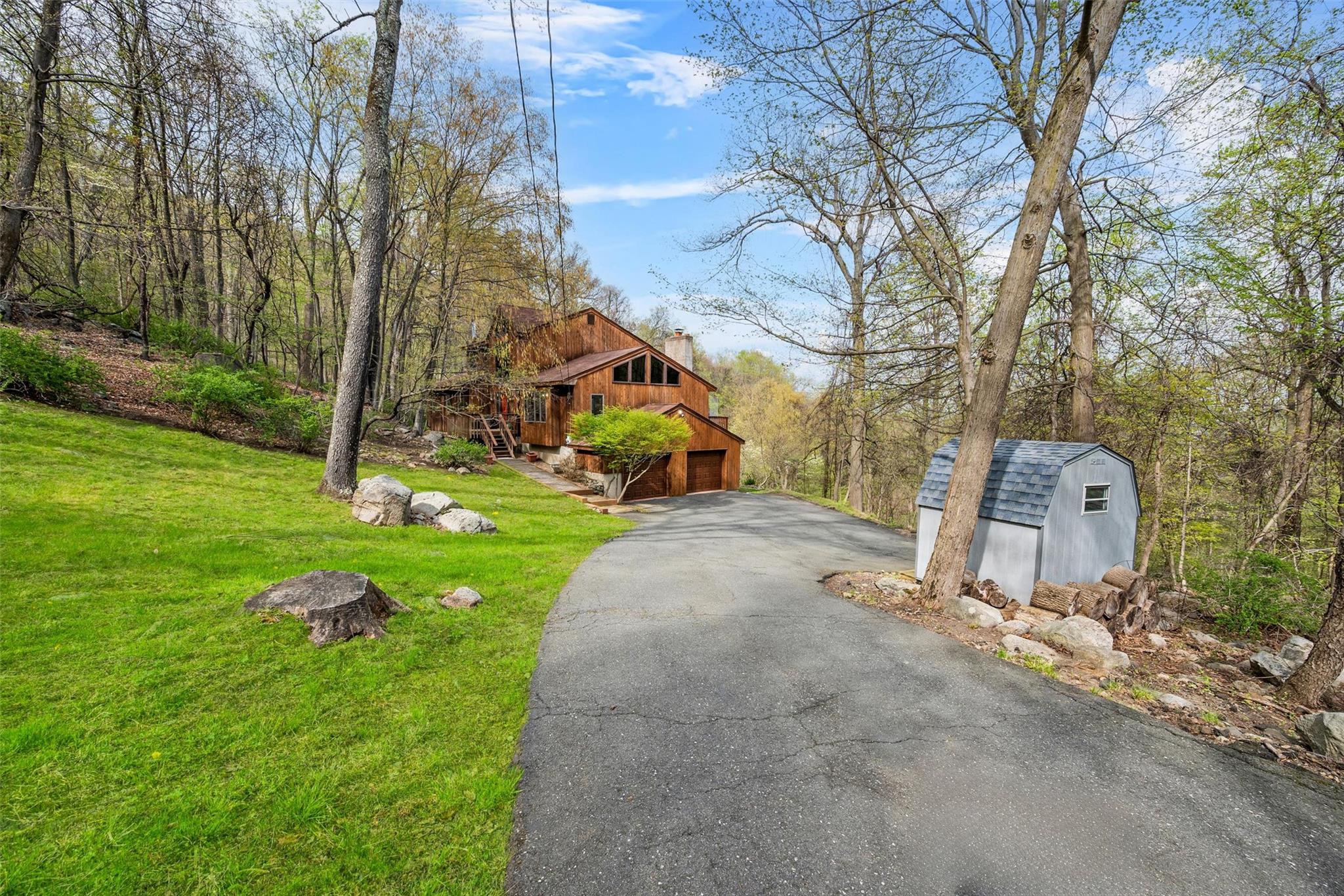 38 Ridgetop Drive, Tomkins Cove, NY 10986