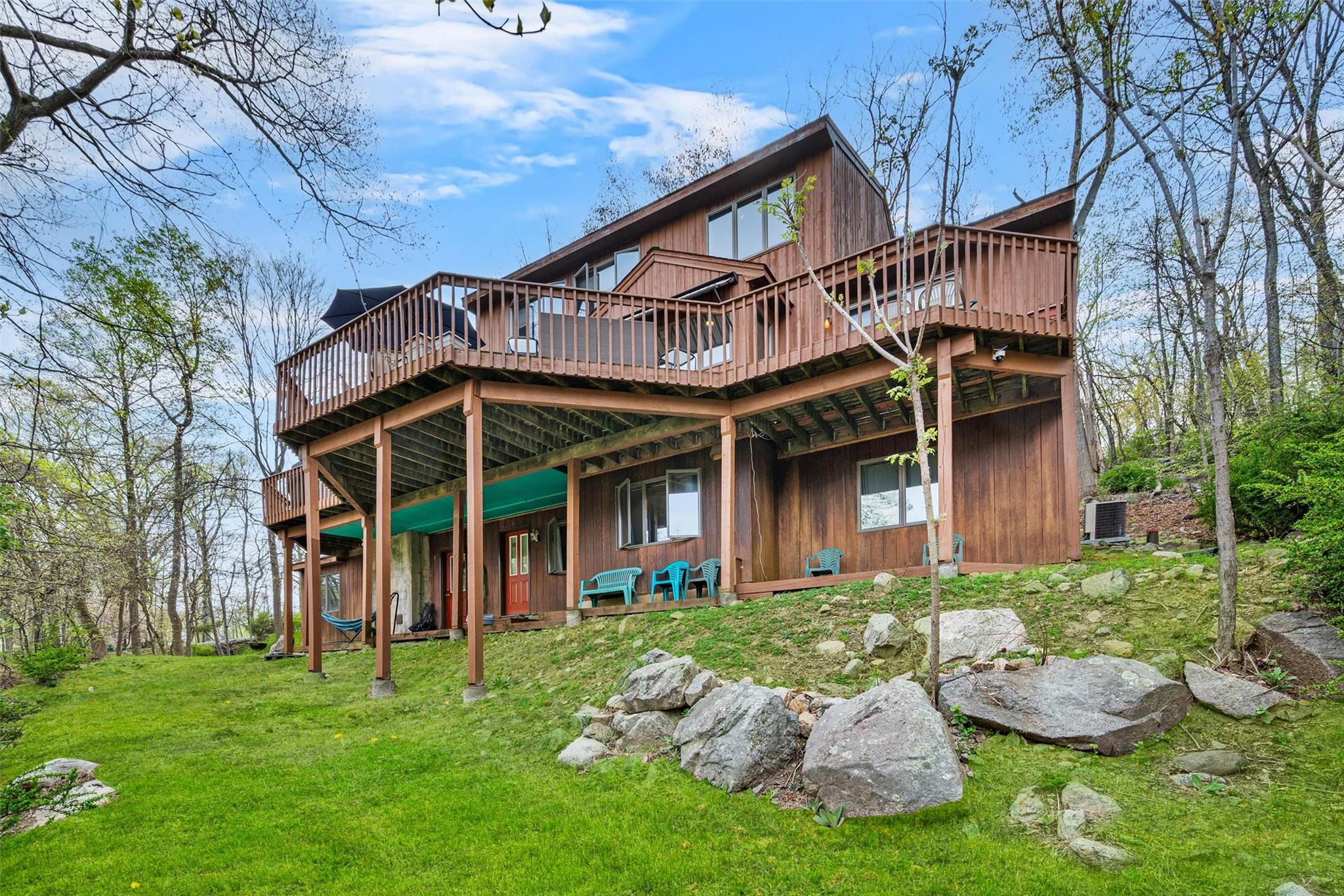 38 Ridgetop Drive, Tomkins Cove, NY 10986