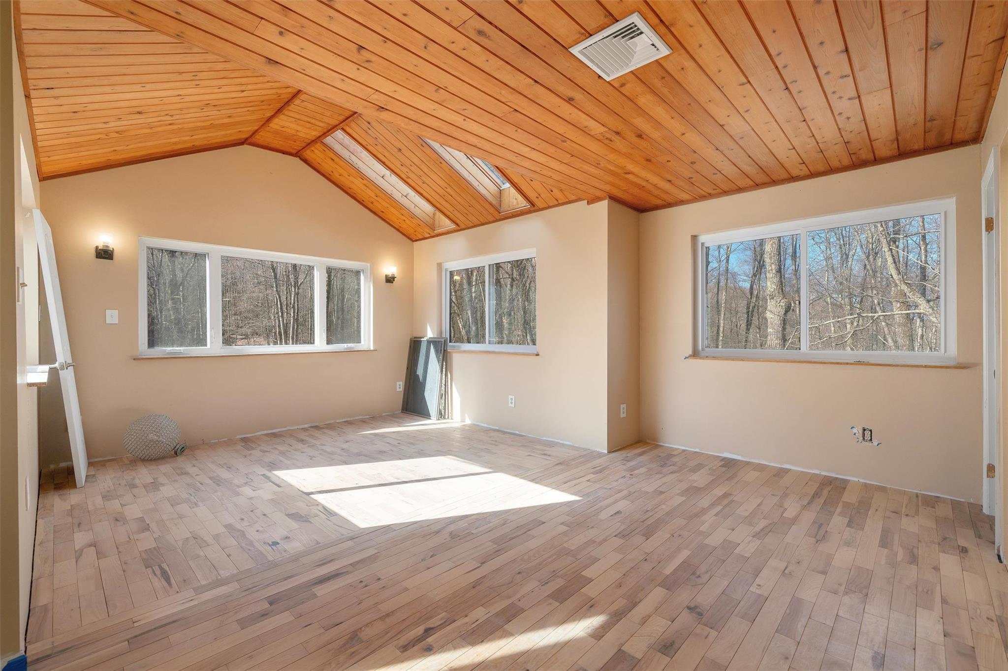 39 Meadowlark Lane, Woodridge, NY 12789