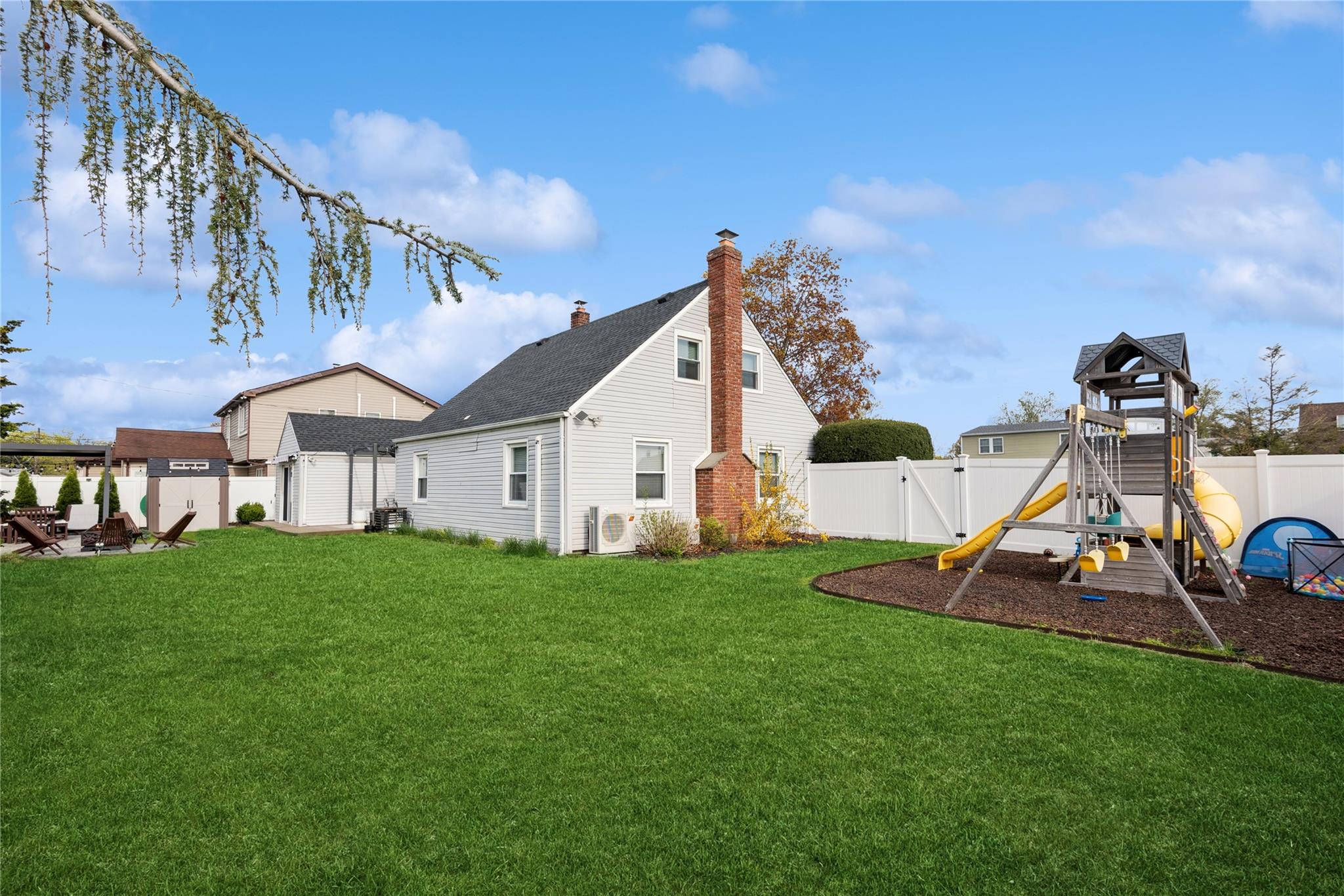 34 Chase Lane, Levittown, NY 11756