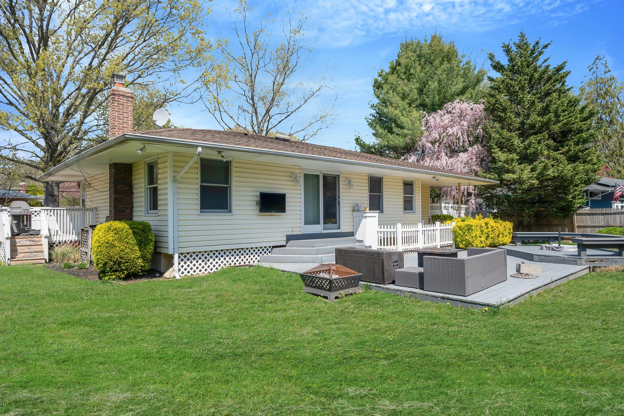 92 Dovecote Lane, Commack, NY 11725