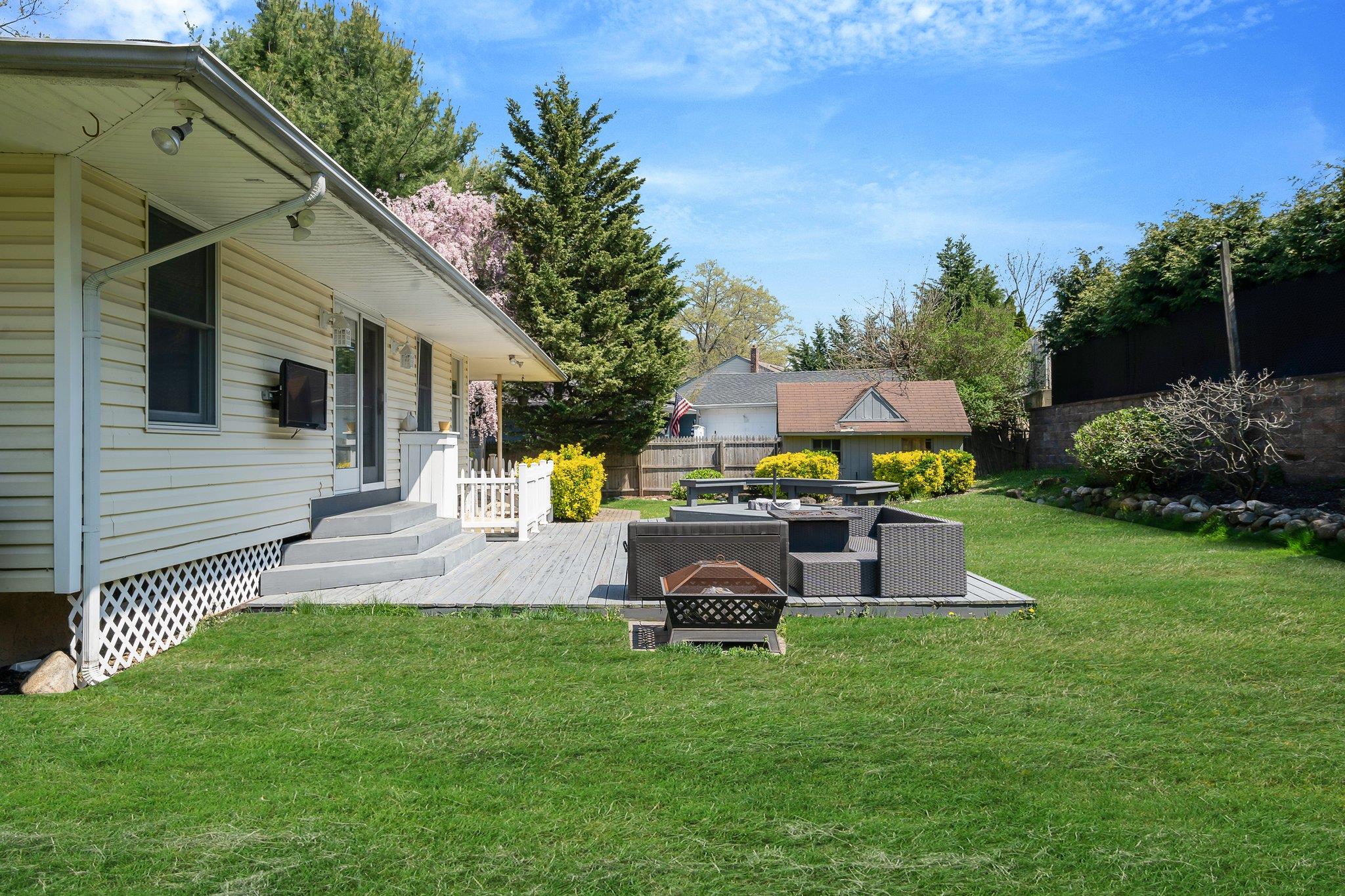 92 Dovecote Lane, Commack, NY 11725