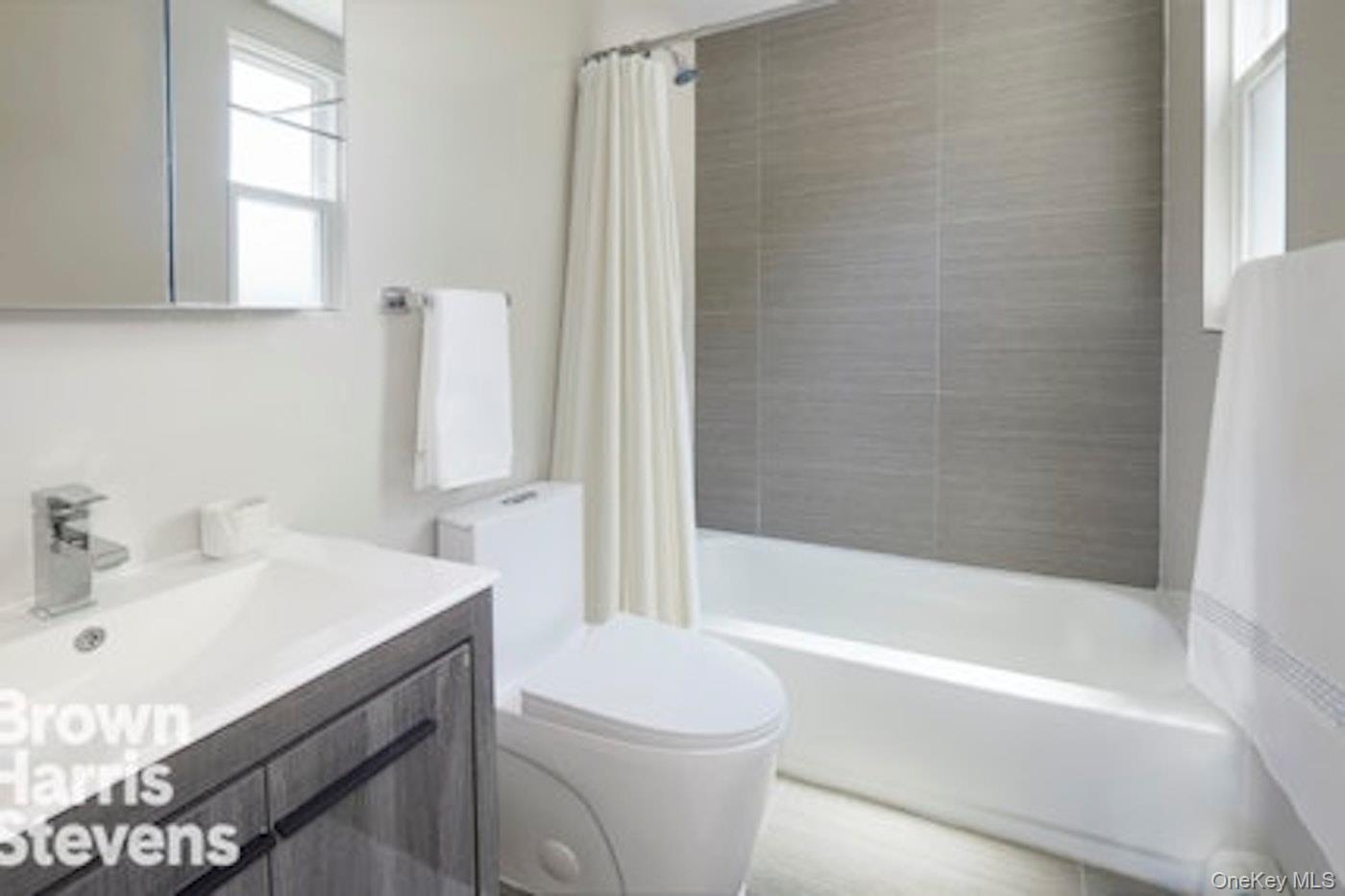 4601 Henry Hudson Parkway # A7, Bronx, NY 10471