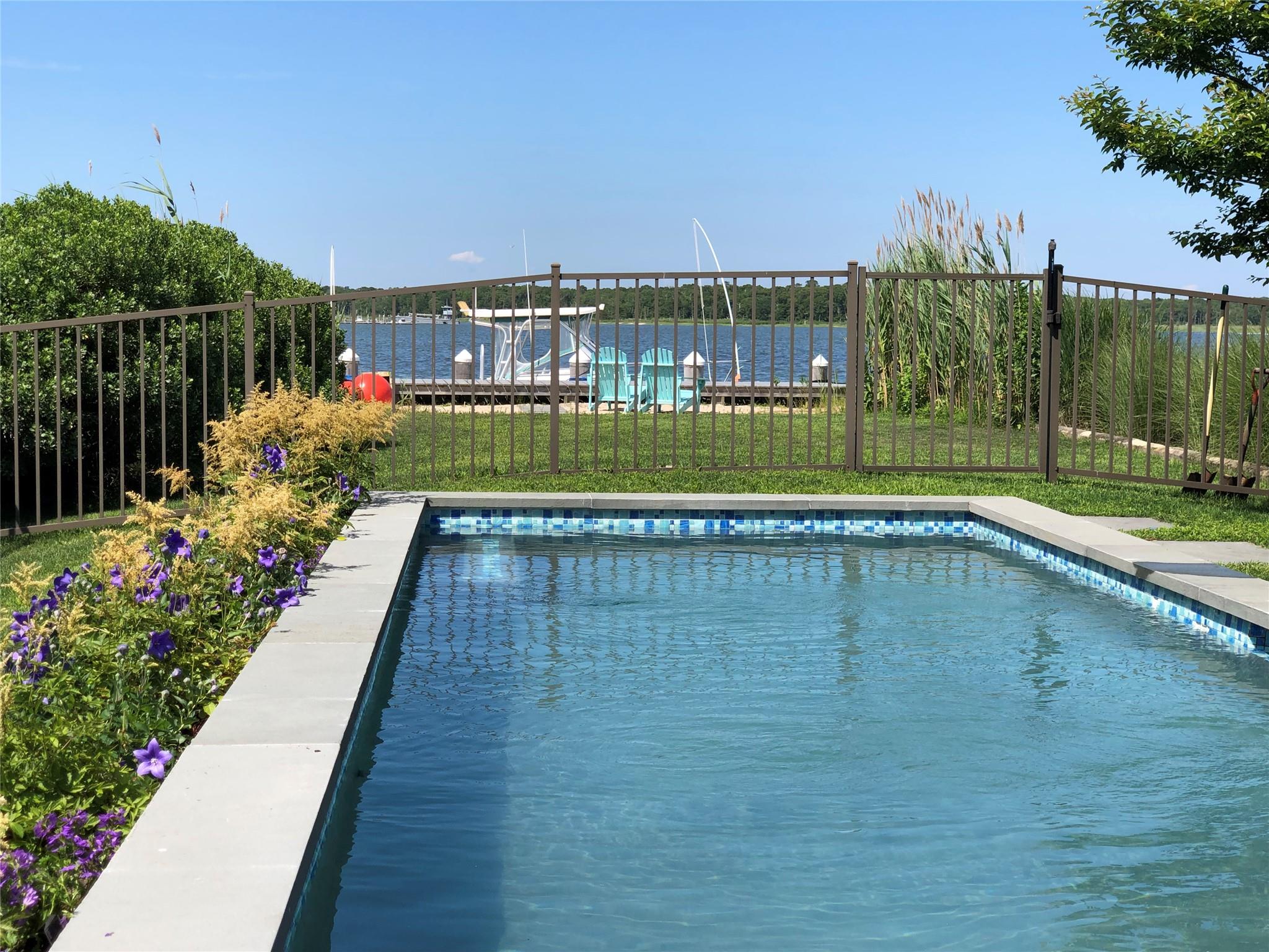 4 Bayside Avenue, East Quogue, NY 11942