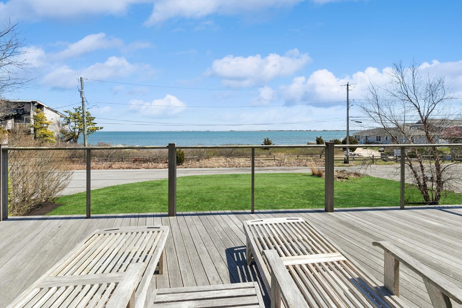 4 Bayside Avenue, East Quogue, NY 11942
