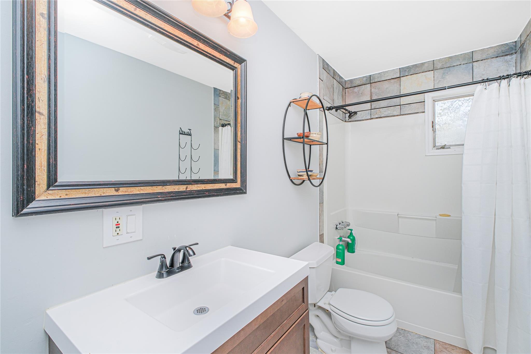 83 Vincent Ave, Staten Island, NY 10306