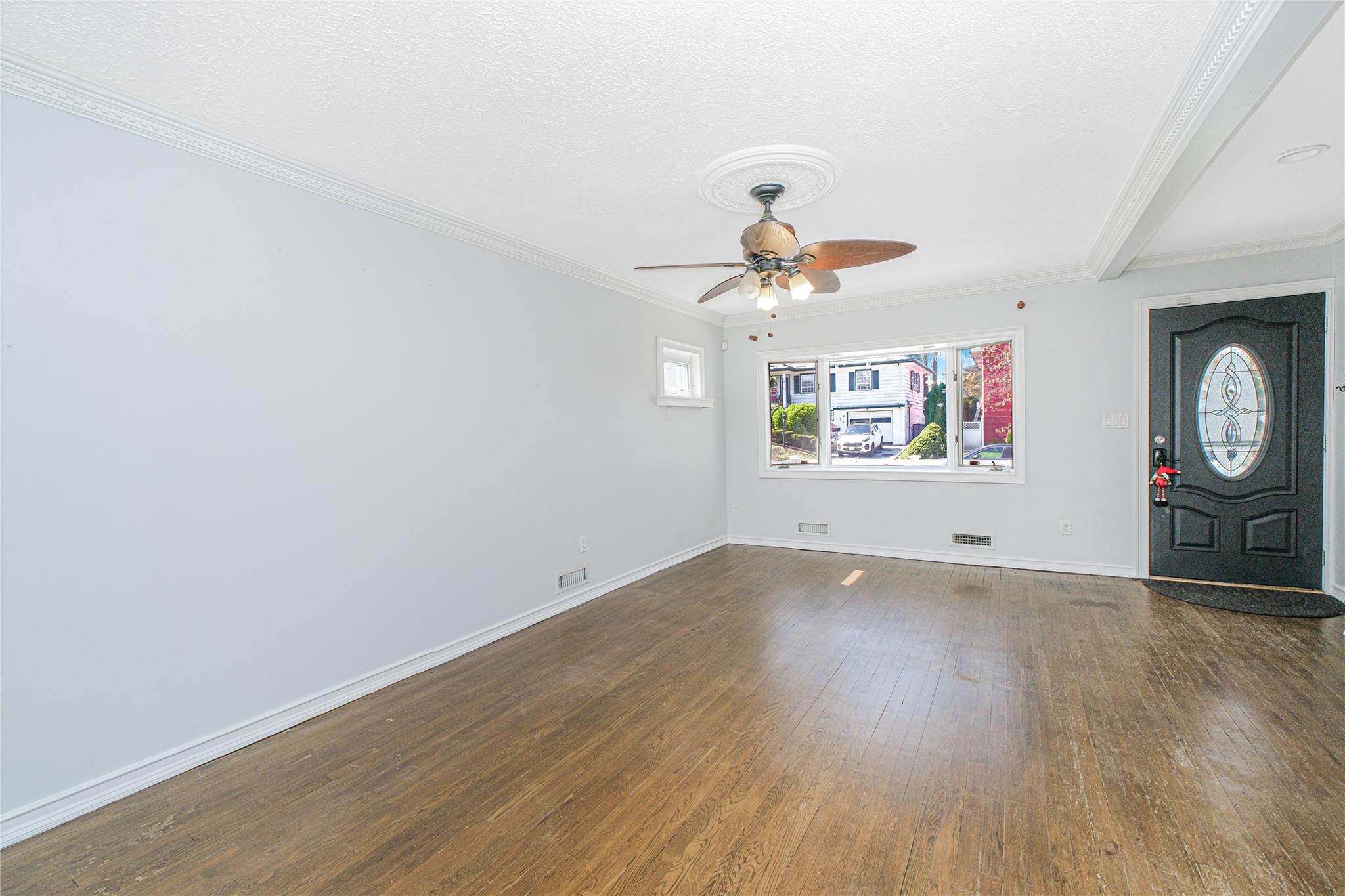 83 Vincent Ave, Staten Island, NY 10306