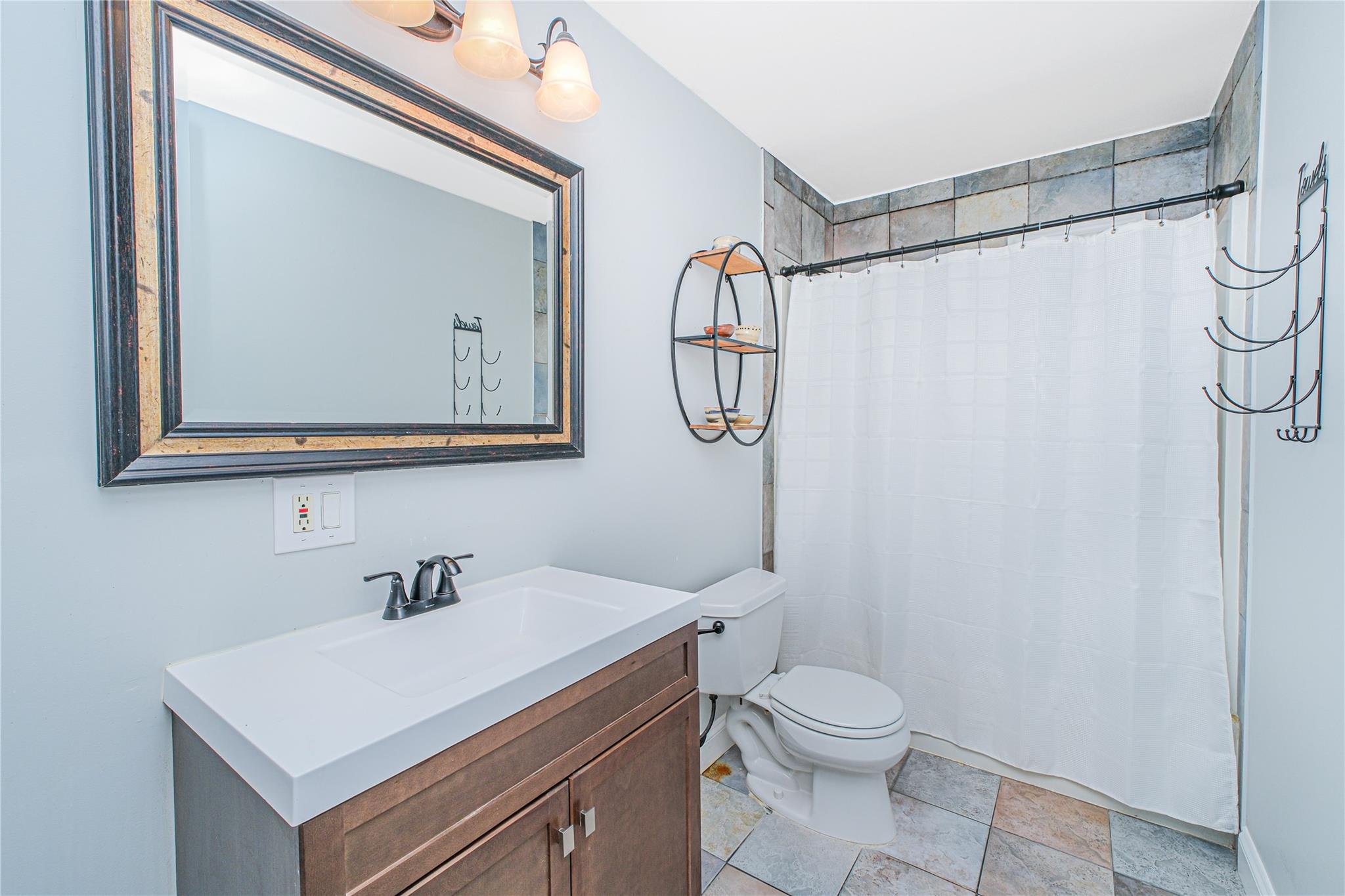 83 Vincent Ave, Staten Island, NY 10306