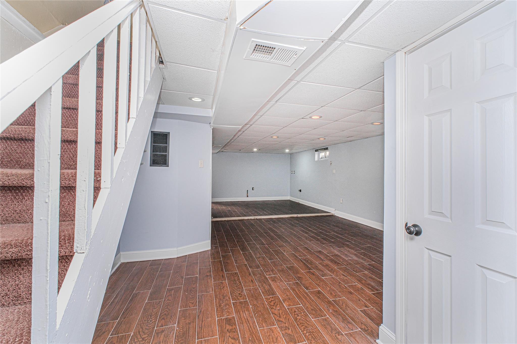 83 Vincent Ave, Staten Island, NY 10306