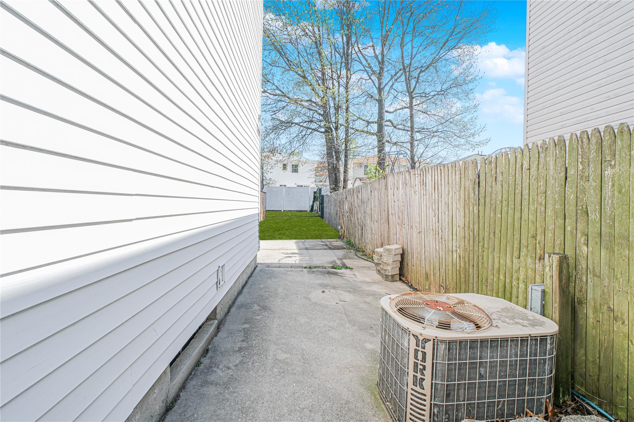 83 Vincent Ave, Staten Island, NY 10306