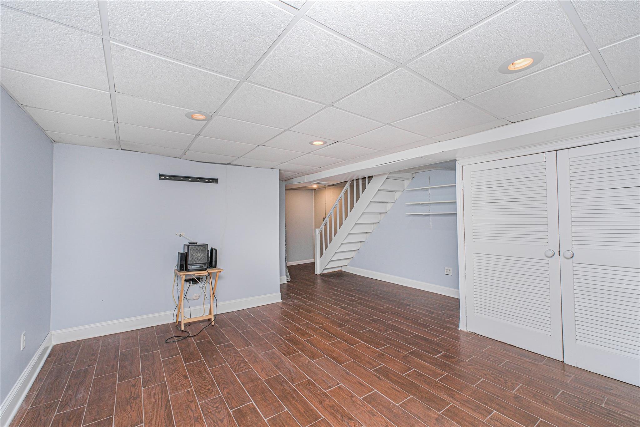 83 Vincent Ave, Staten Island, NY 10306