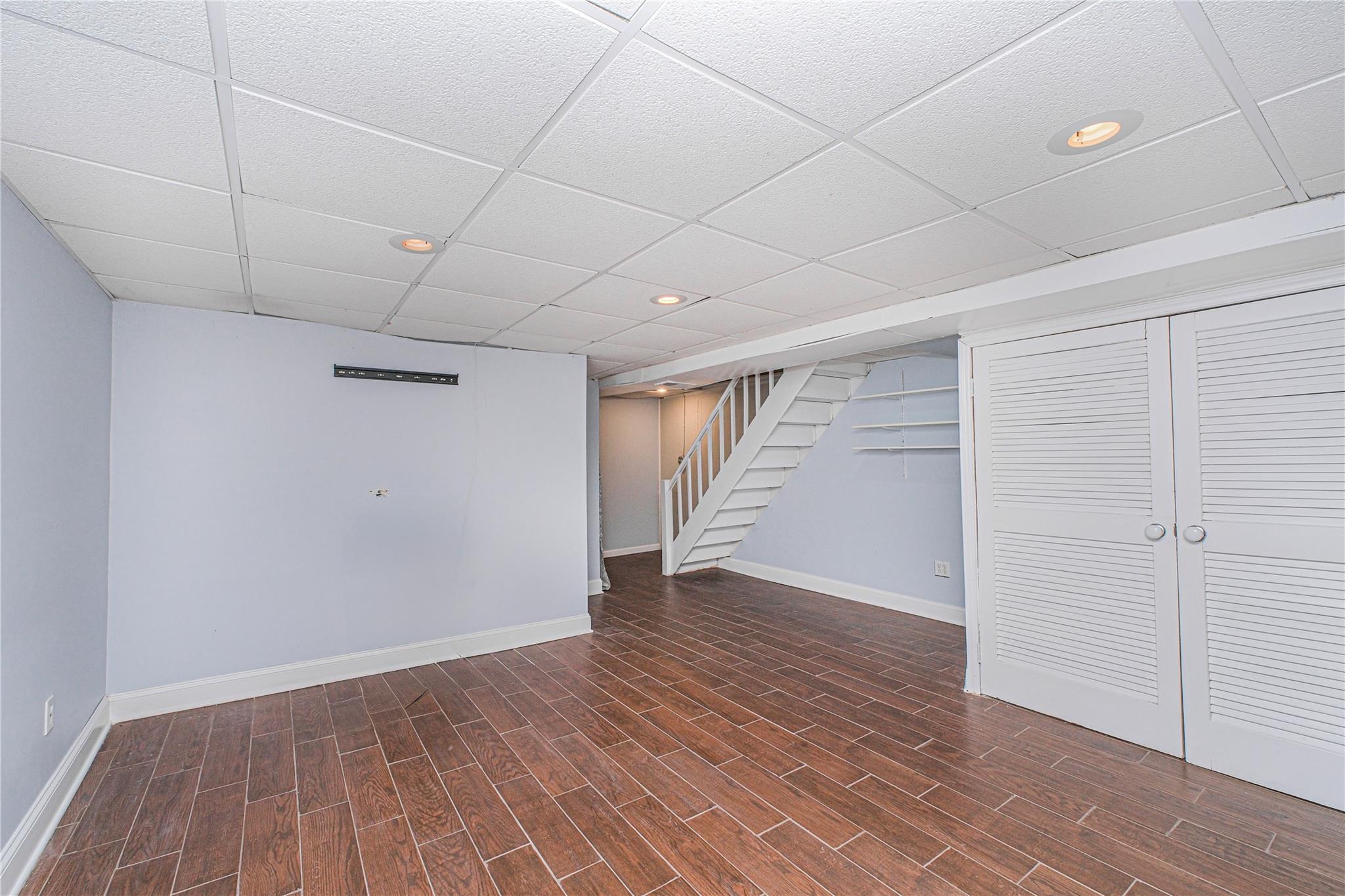 83 Vincent Ave, Staten Island, NY 10306