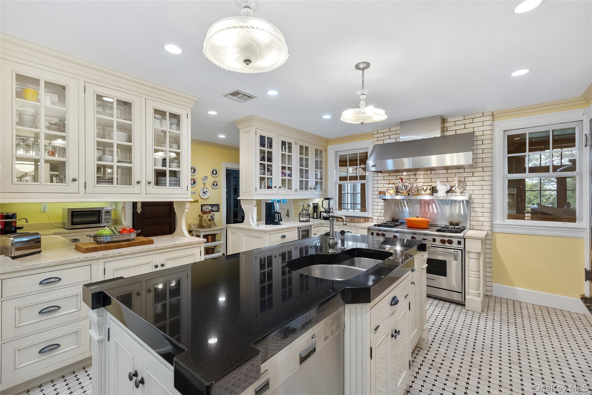 127 #1 Beverly Road, Douglaston, NY 11363