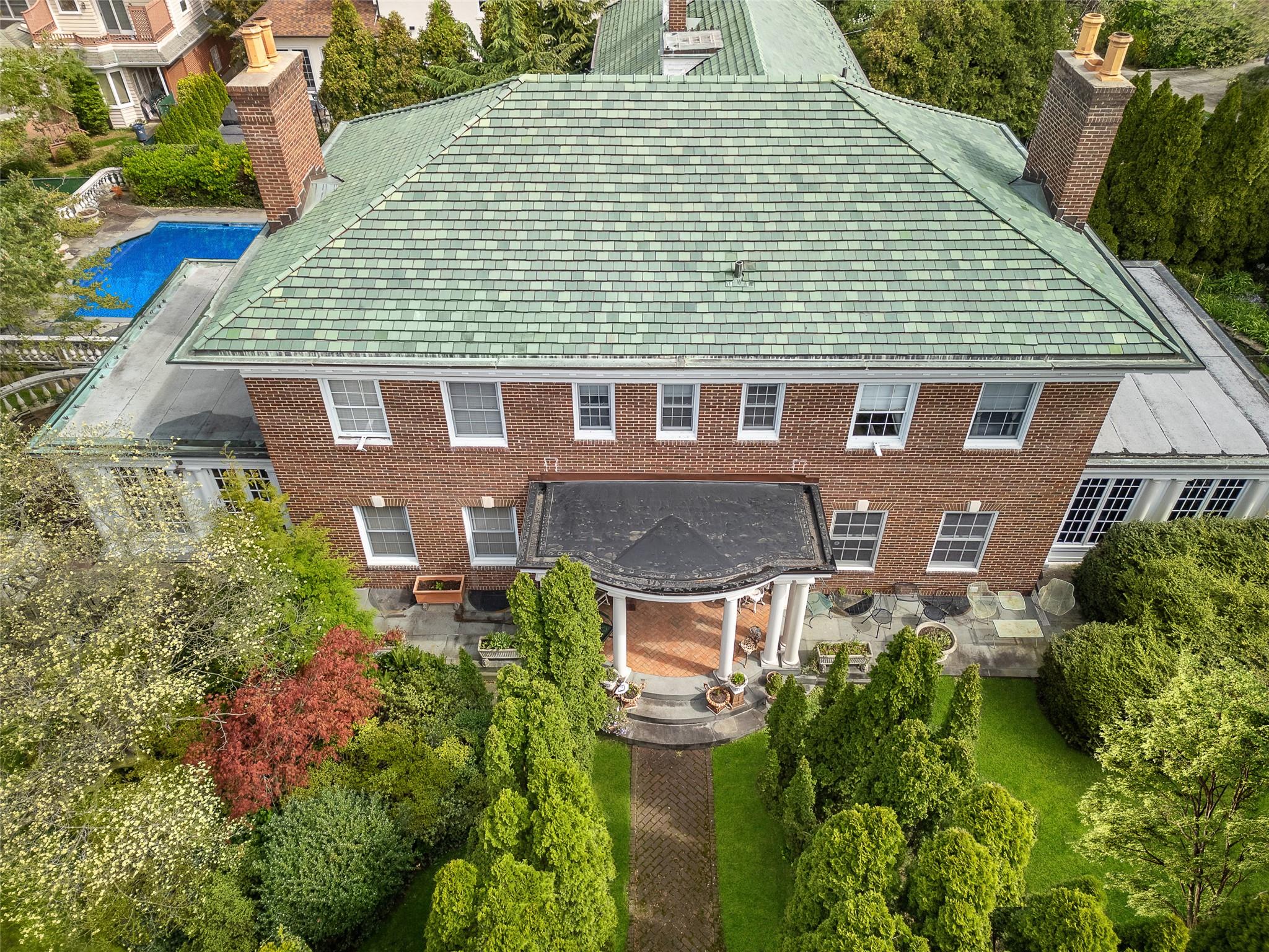 127 #1 Beverly Road, Douglaston, NY 11363