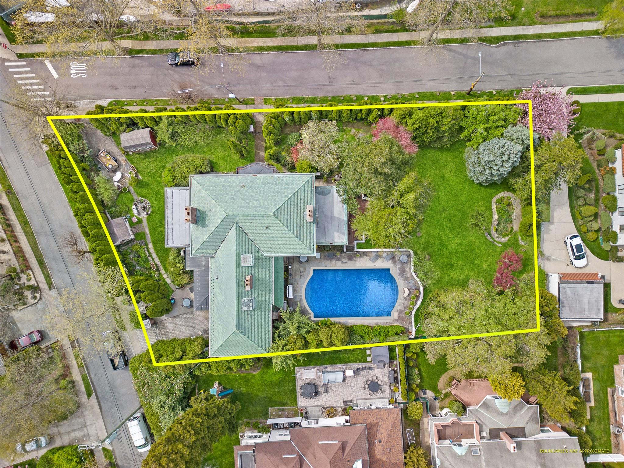 127 #1 Beverly Road, Douglaston, NY 11363