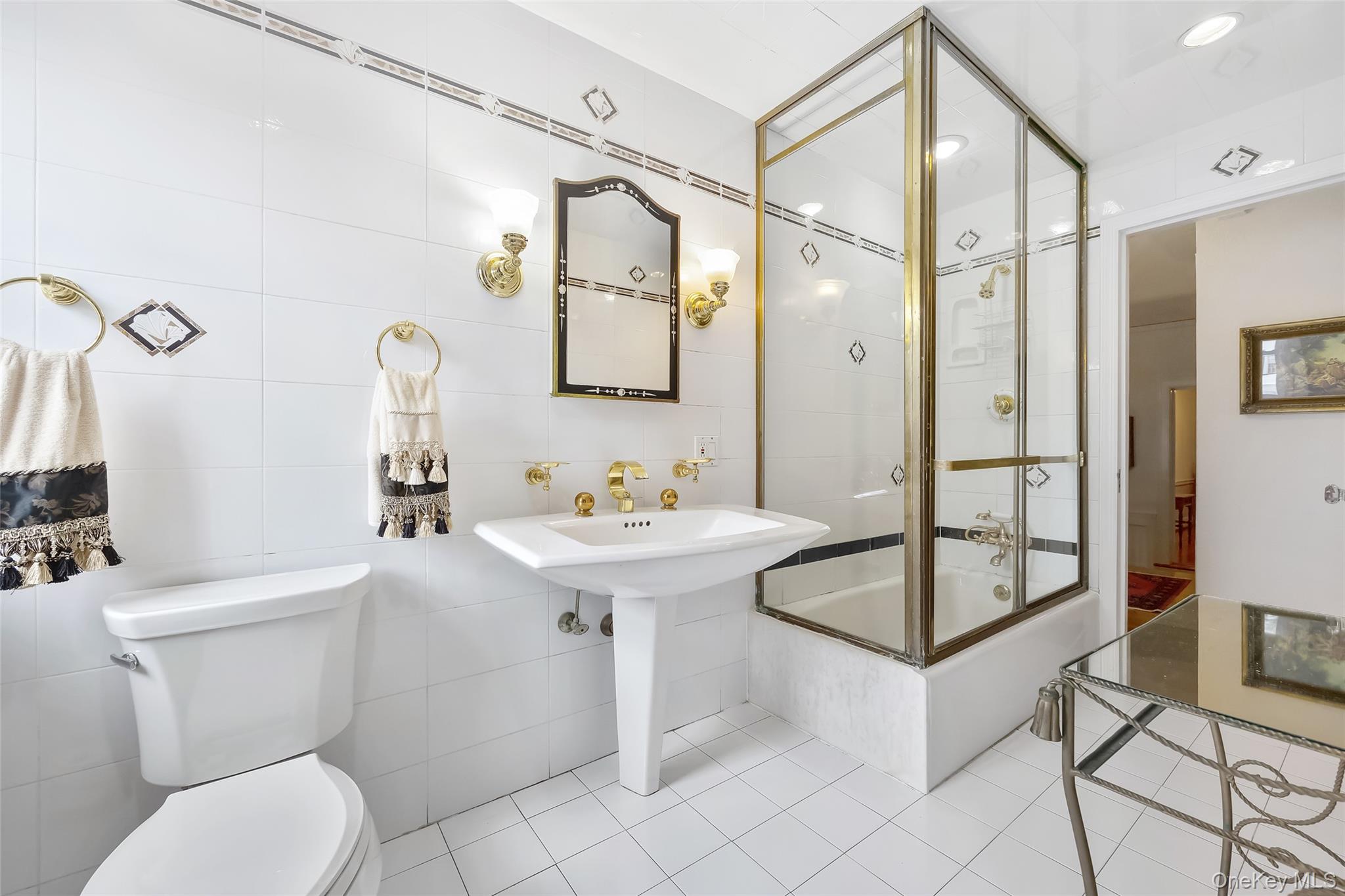 127 #1 Beverly Road, Douglaston, NY 11363