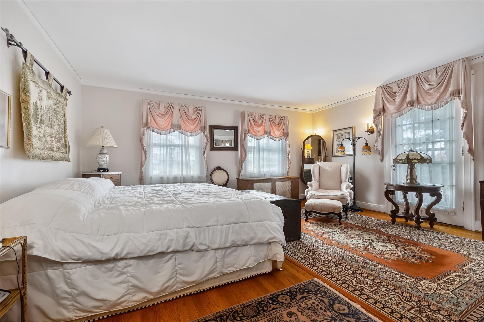 127 #1 Beverly Road, Douglaston, NY 11363