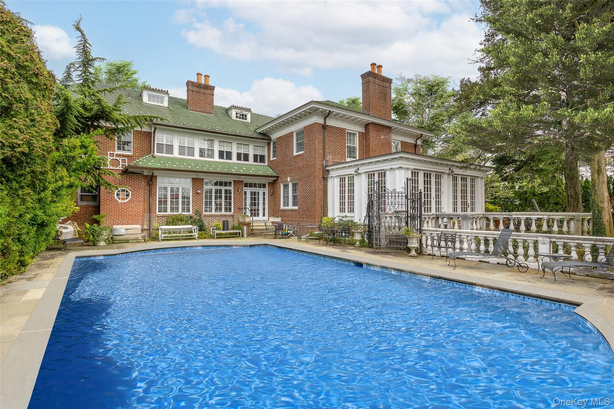 127 #1 Beverly Road, Douglaston, NY 11363