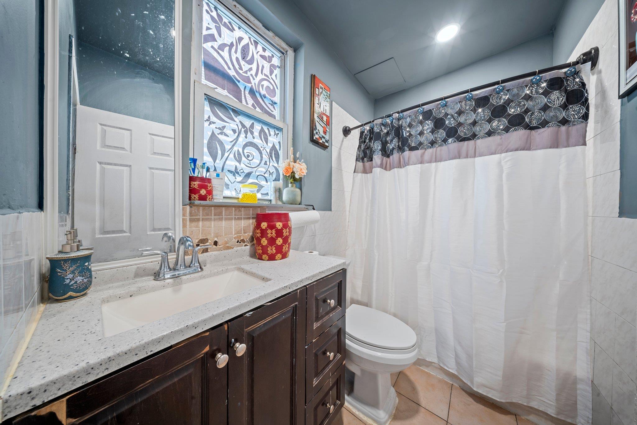 3219 104th Street, East Elmhurst, NY 11369