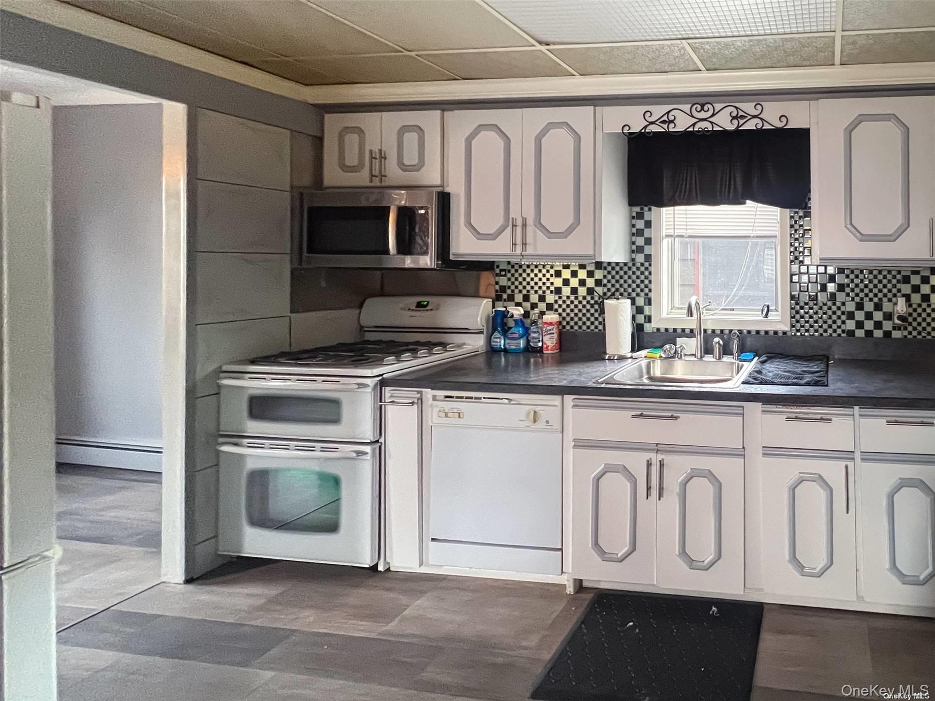 9 Reinhart Court, Melville, NY 11747