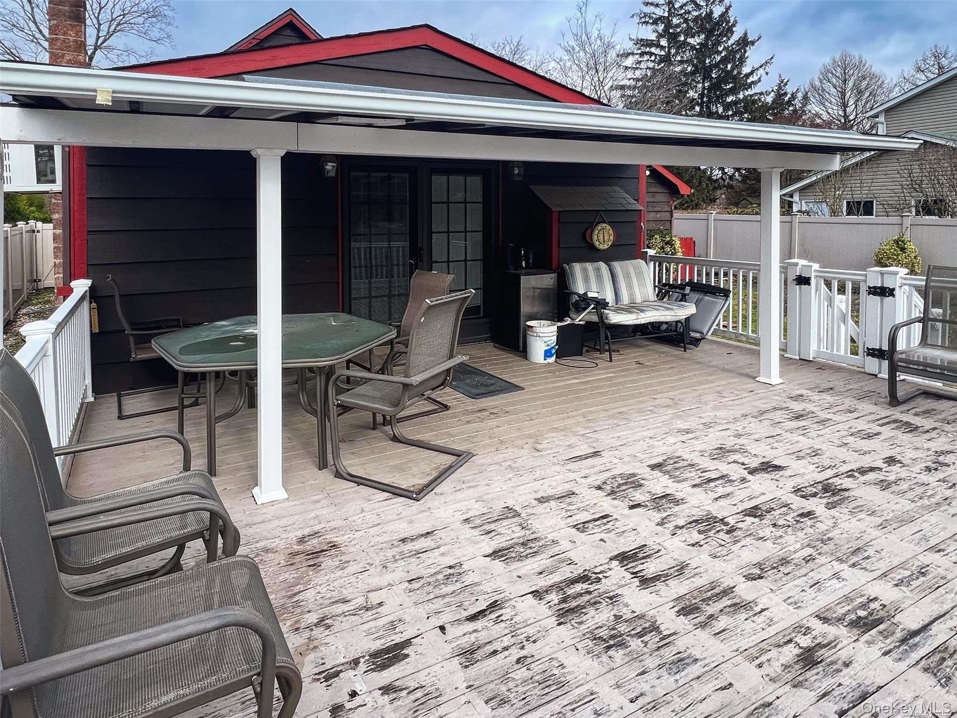 9 Reinhart Court, Melville, NY 11747