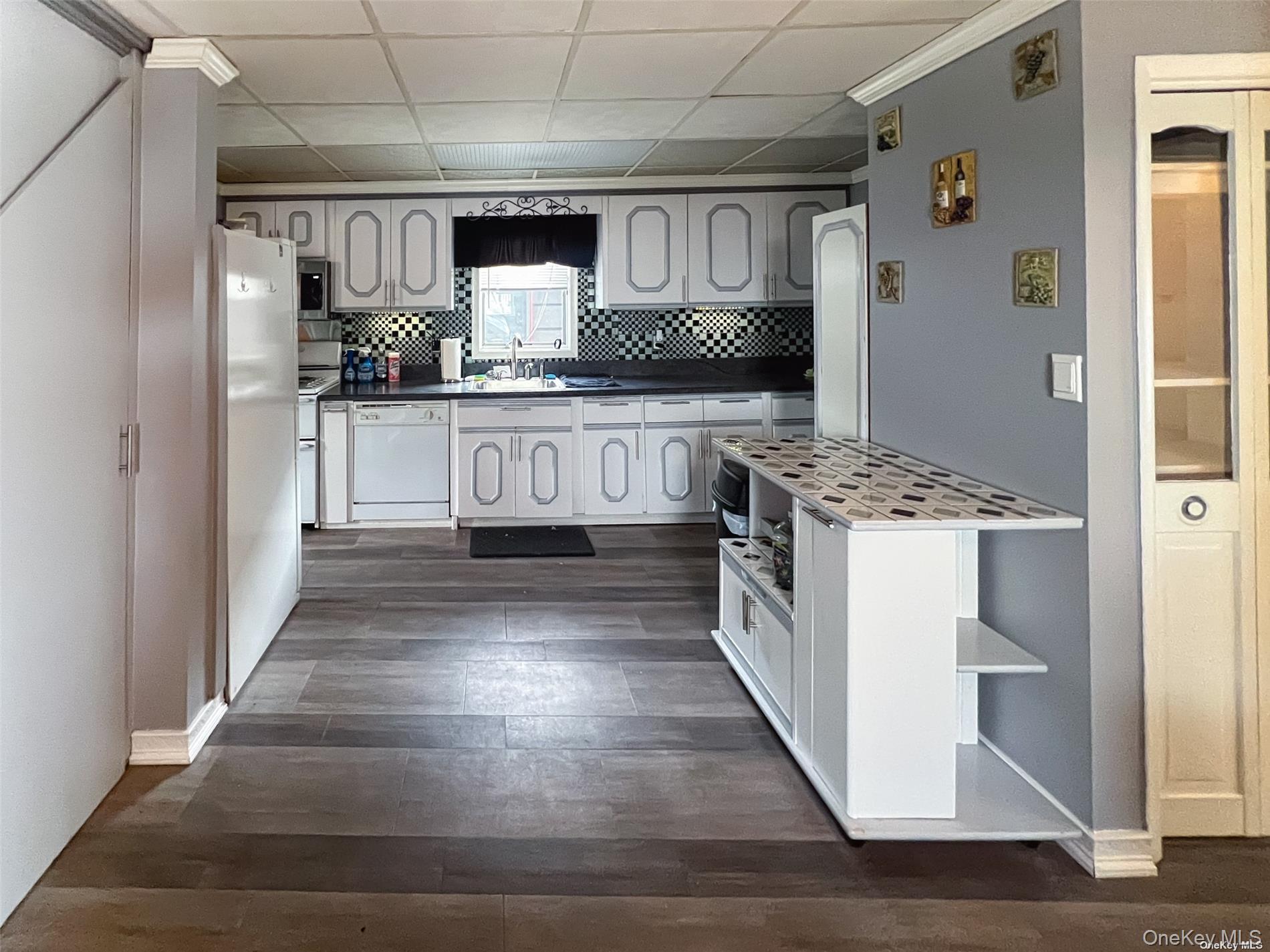 9 Reinhart Court, Melville, NY 11747