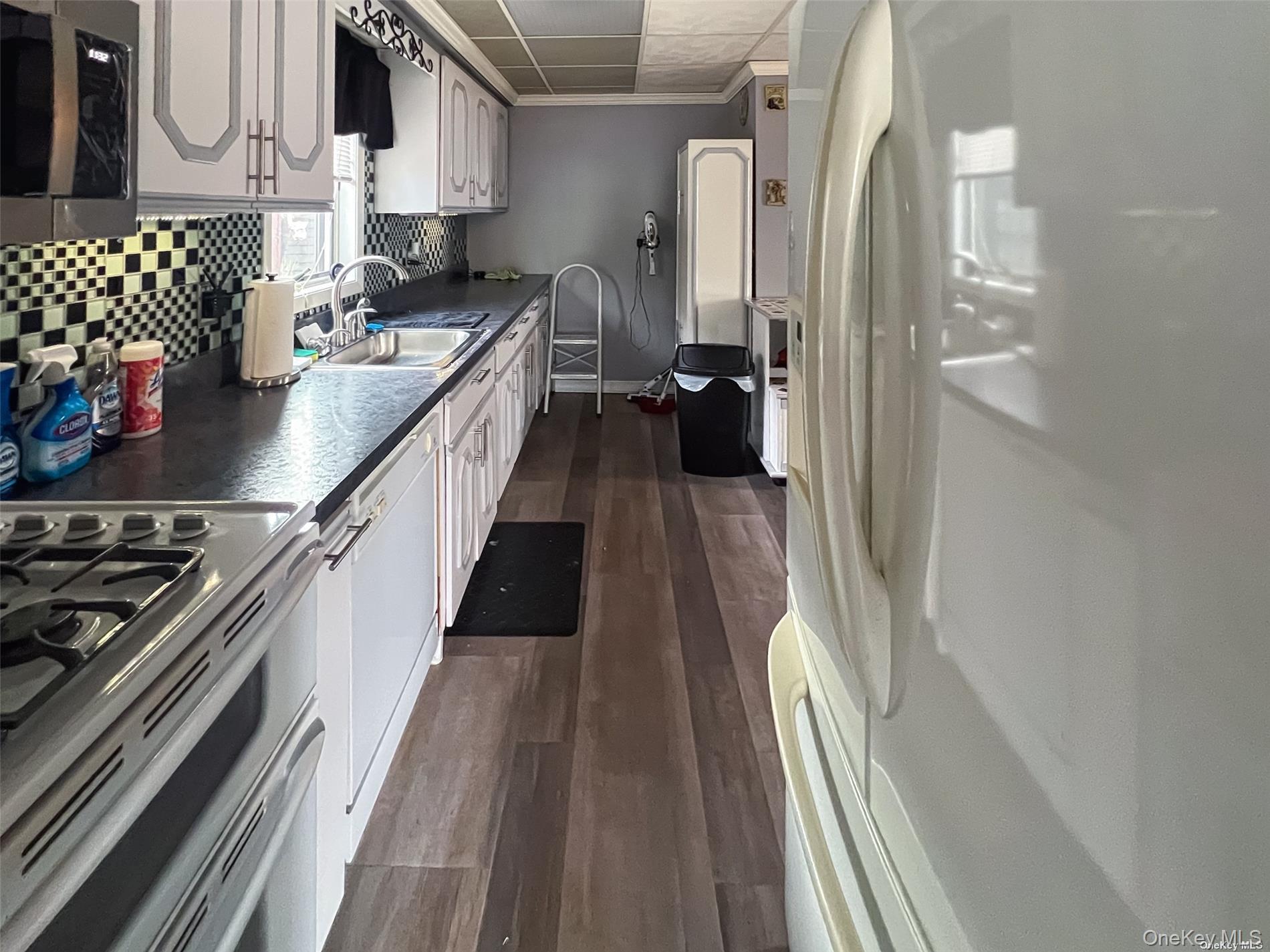 9 Reinhart Court, Melville, NY 11747