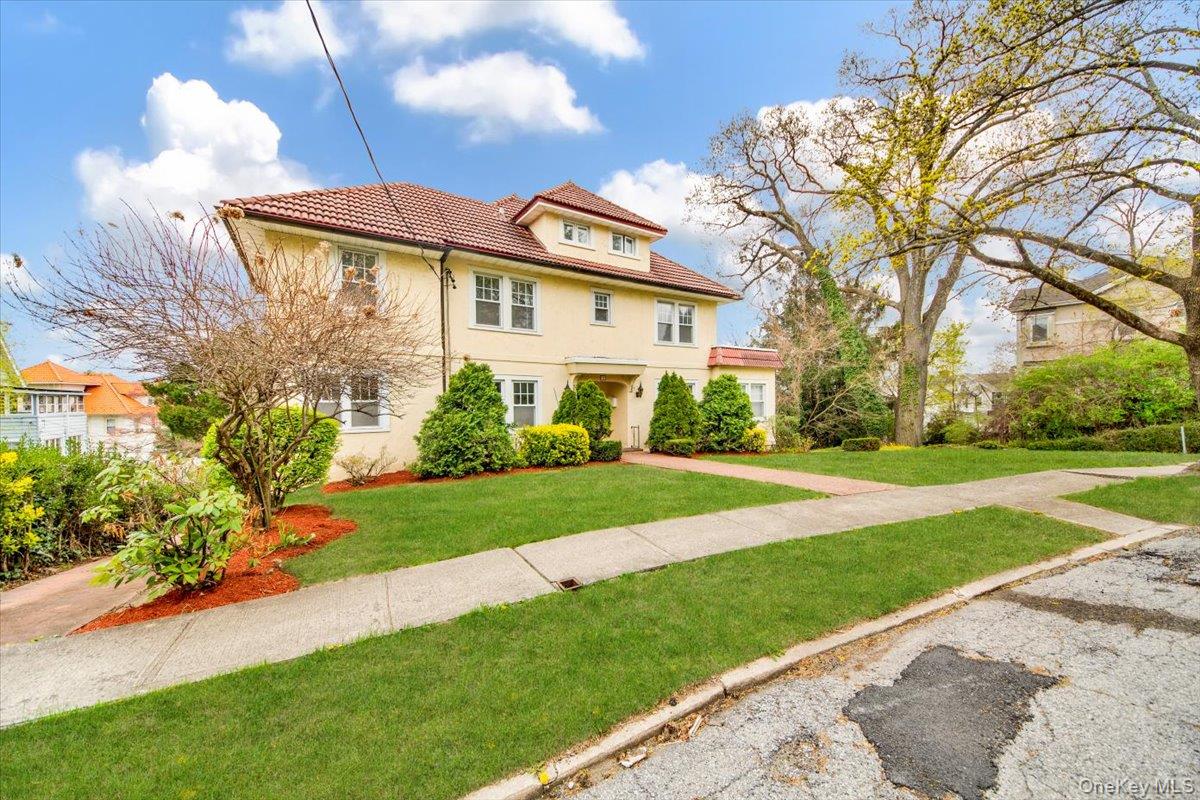 12 Pilgrim Avenue, Yonkers, NY 10710