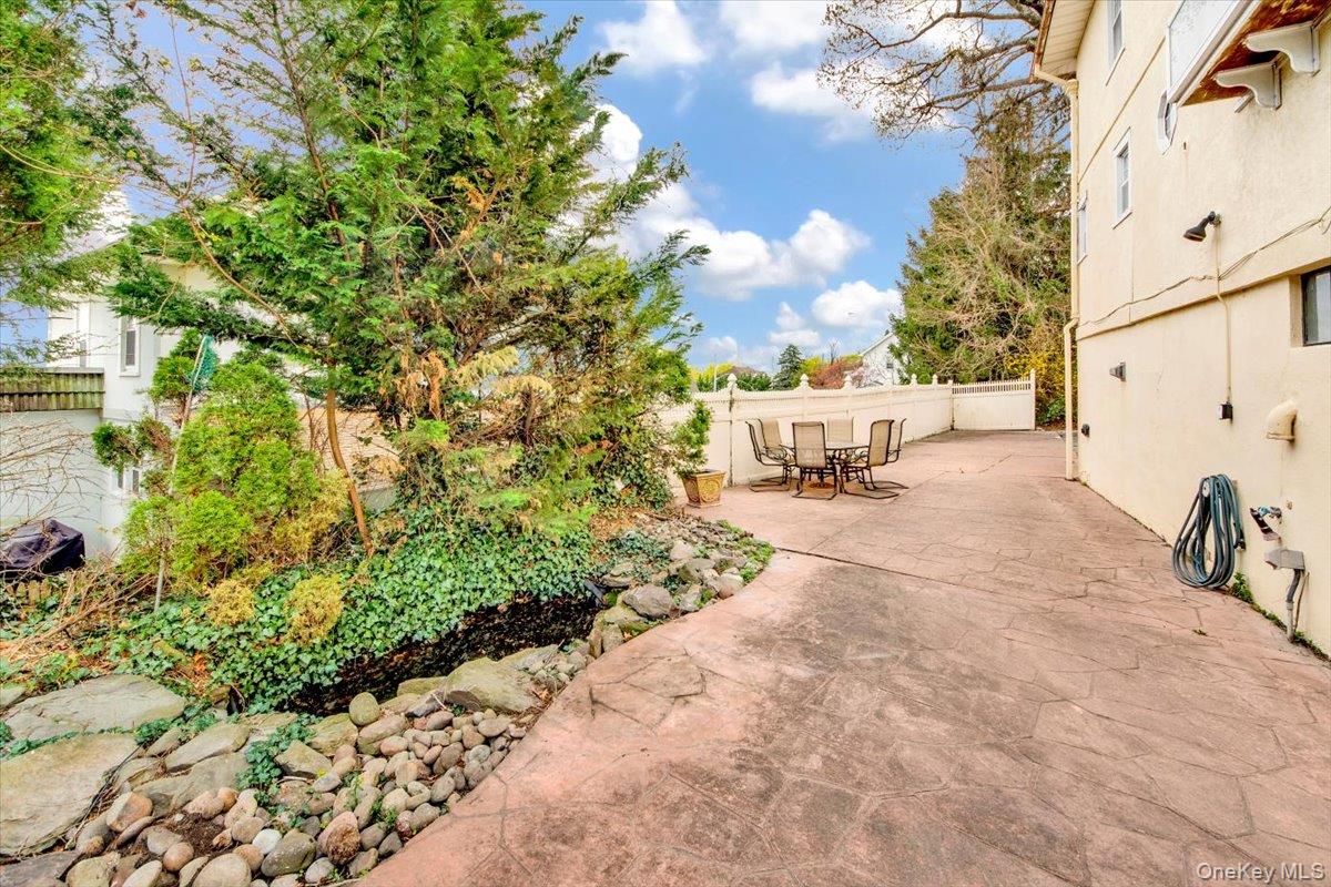 12 Pilgrim Avenue, Yonkers, NY 10710