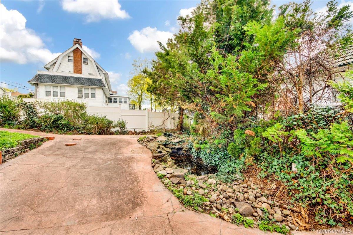 12 Pilgrim Avenue, Yonkers, NY 10710