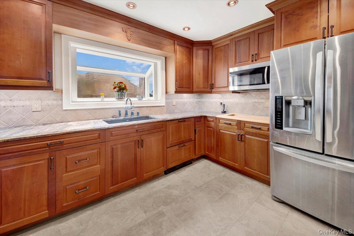 12 Pilgrim Avenue, Yonkers, NY 10710