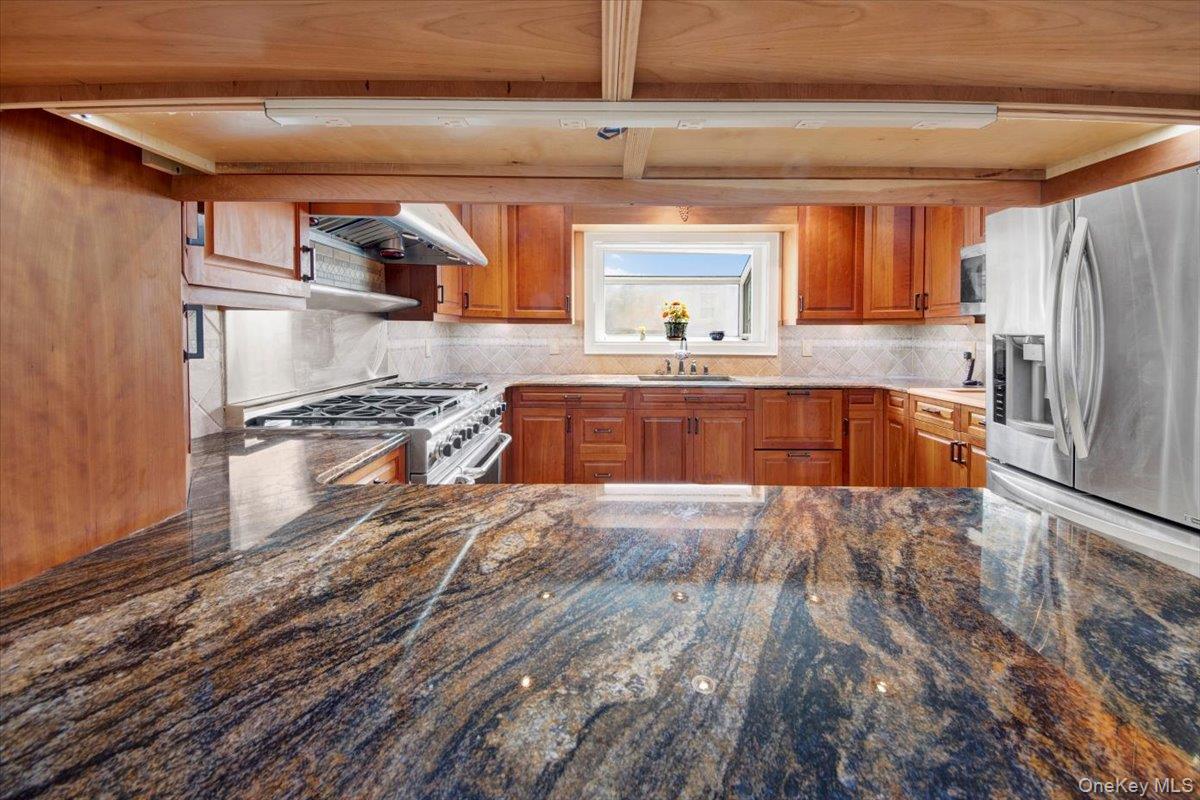 12 Pilgrim Avenue, Yonkers, NY 10710