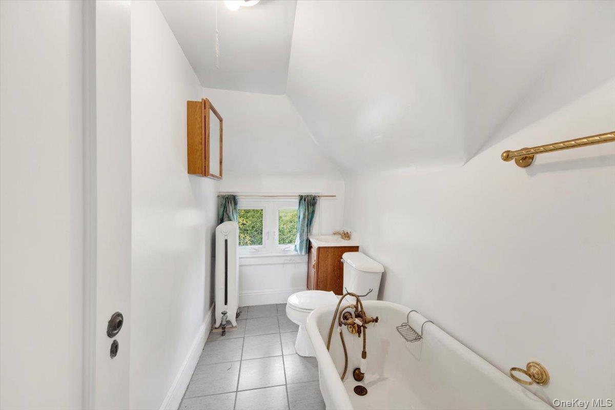 12 Pilgrim Avenue, Yonkers, NY 10710