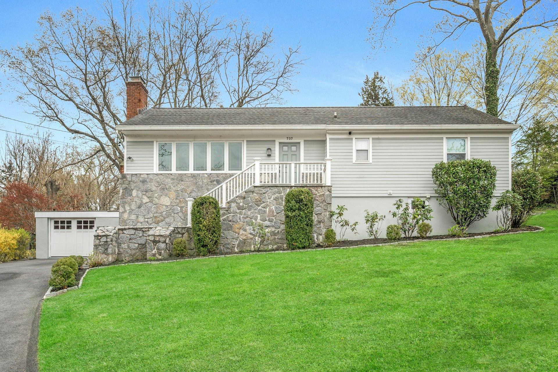 737 Forest Avenue, Larchmont, NY 10538