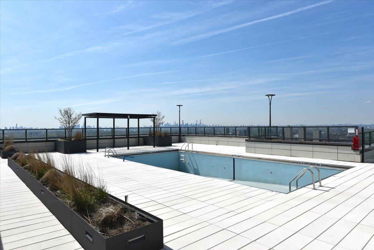 110-11 Queens Boulevard # 18D, Forest Hills, NY 11375