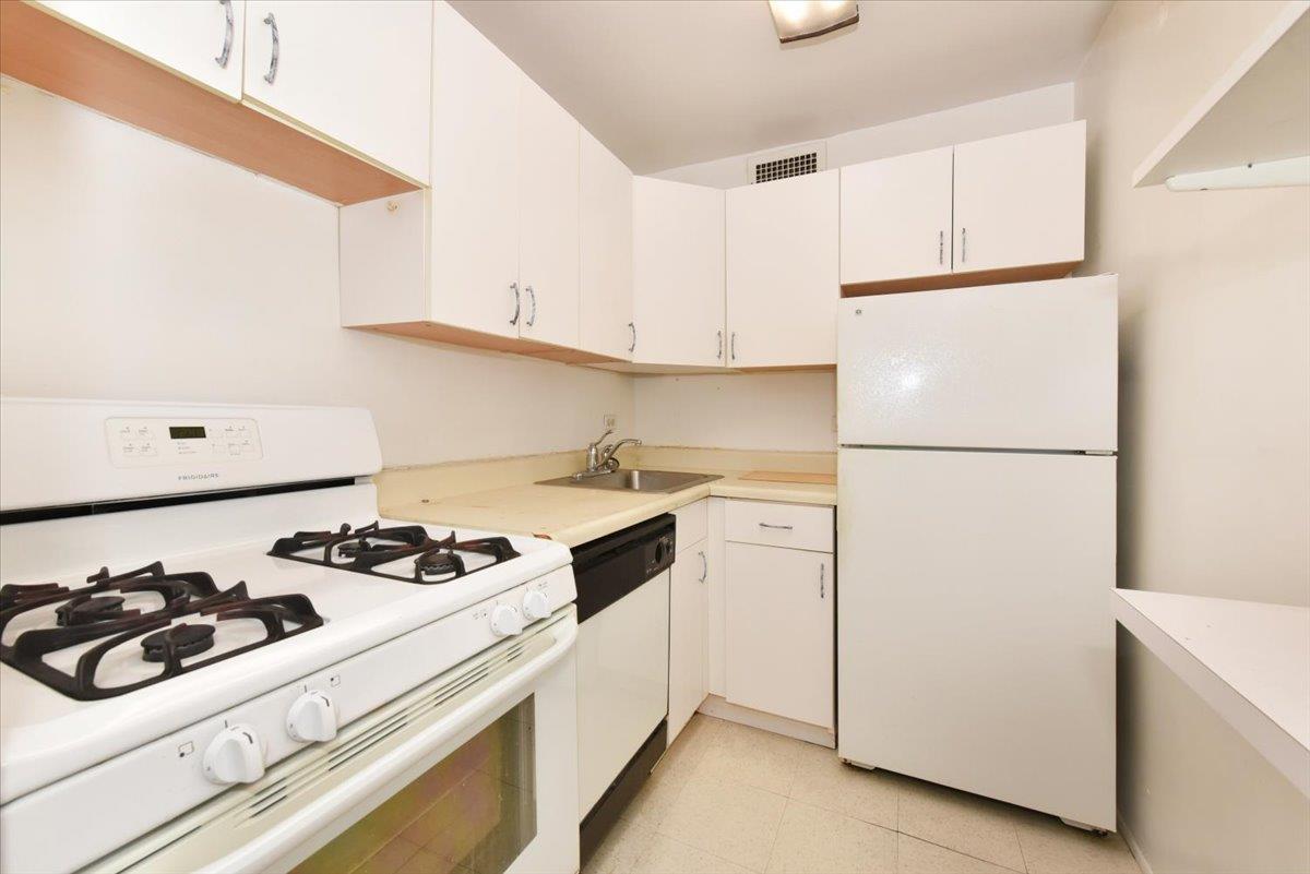 110-11 Queens Boulevard # 18D, Forest Hills, NY 11375