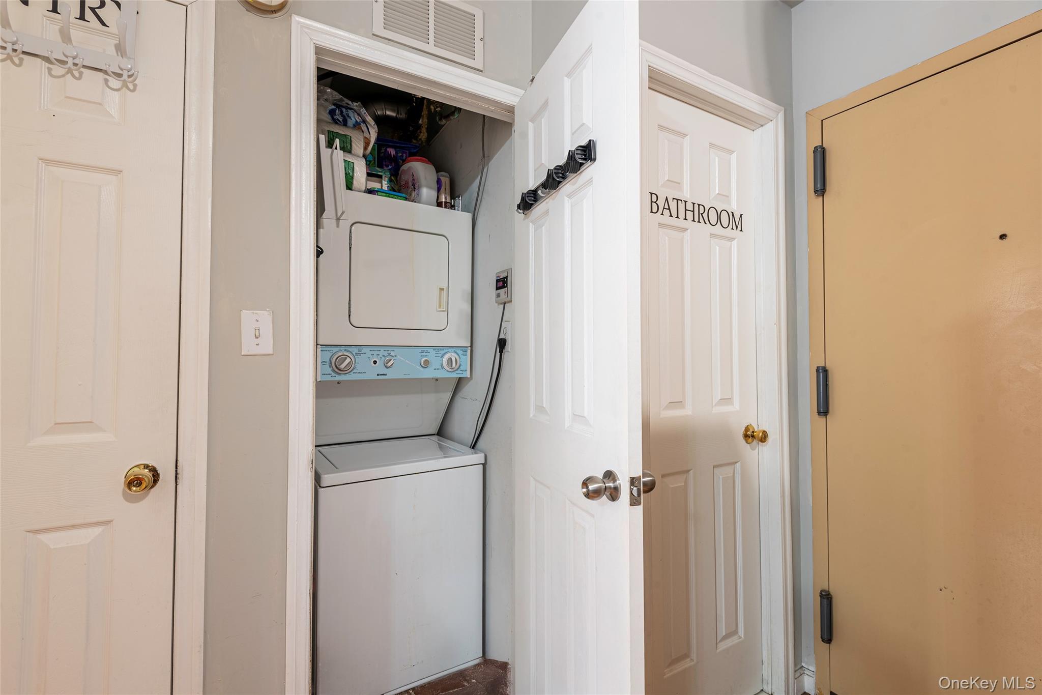 175-26 89th Avenue # D, Jamaica, NY 11432