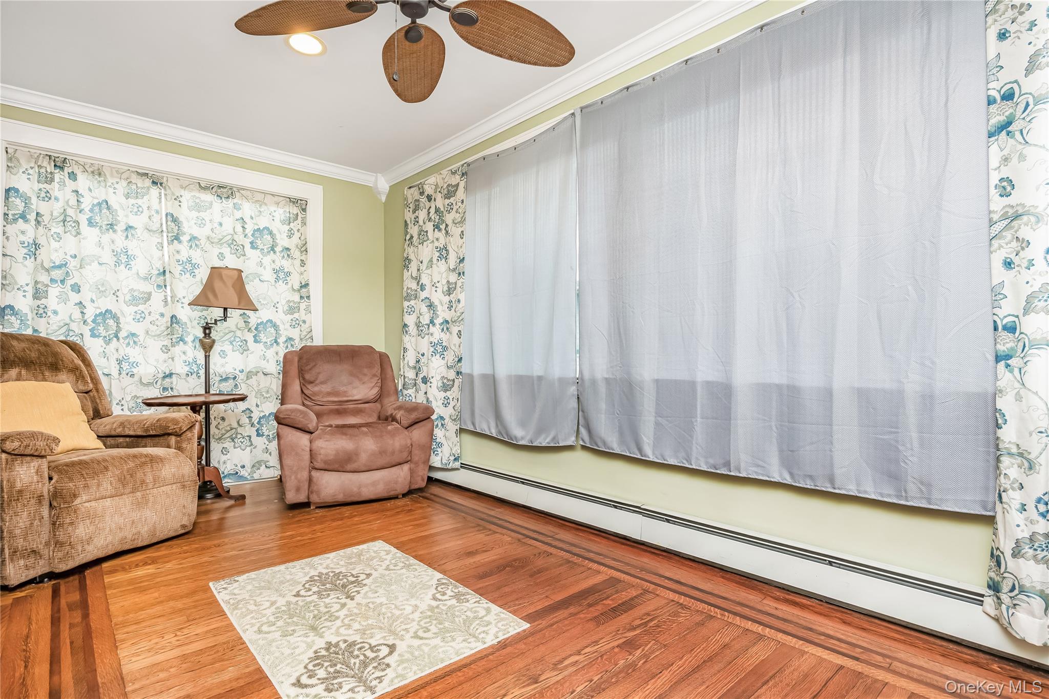 104 Grohmans Lane, Plainview, NY 11803