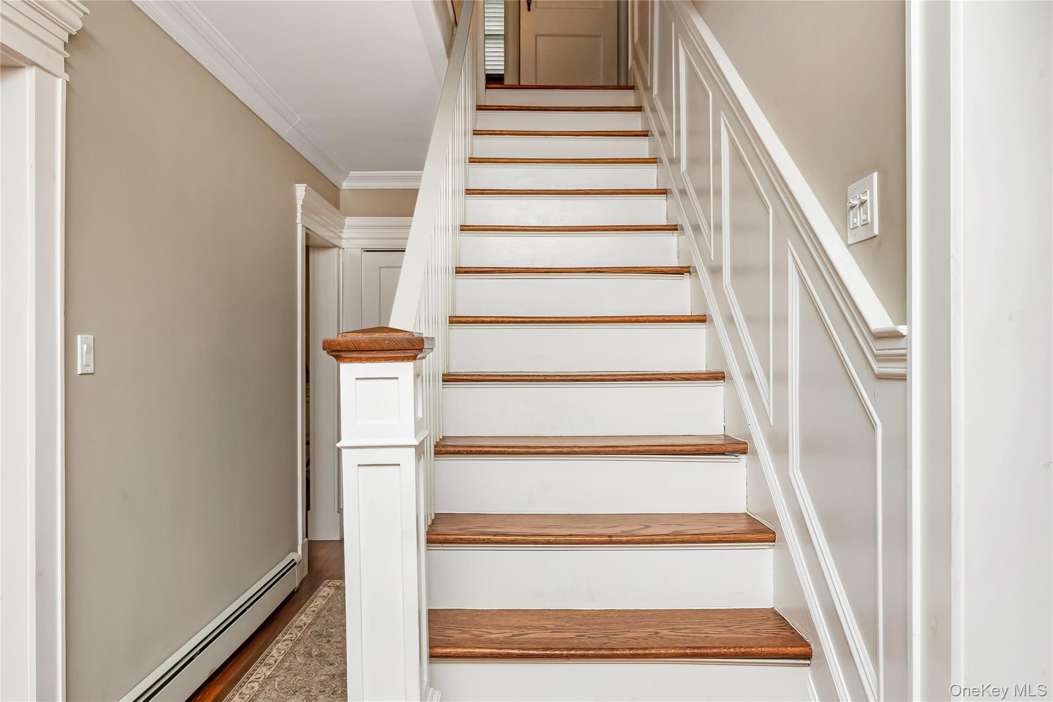 104 Grohmans Lane, Plainview, NY 11803